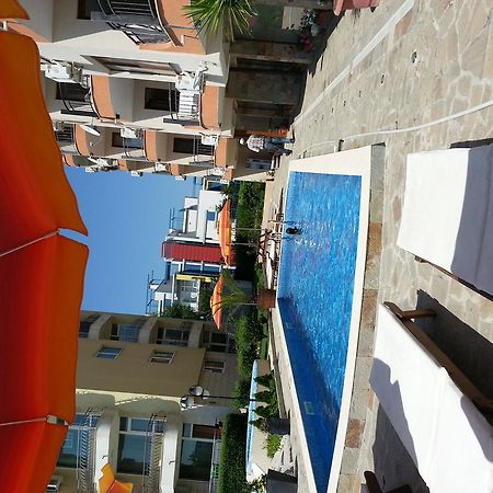Menada Sea Regal Apartments Pantai Sunny Luaran gambar