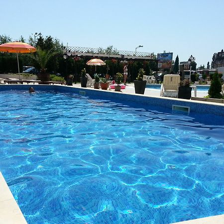 Menada Sea Regal Apartments Pantai Sunny Luaran gambar