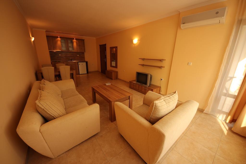 Menada Sea Regal Apartments Pantai Sunny Bilik gambar