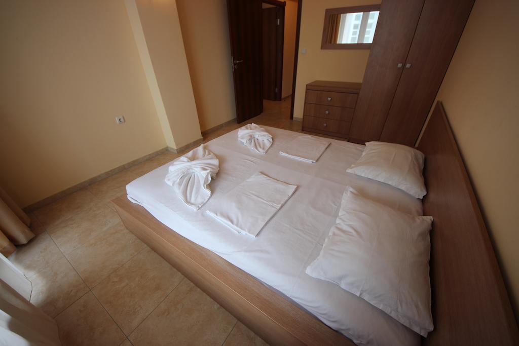 Menada Sea Regal Apartments Pantai Sunny Luaran gambar