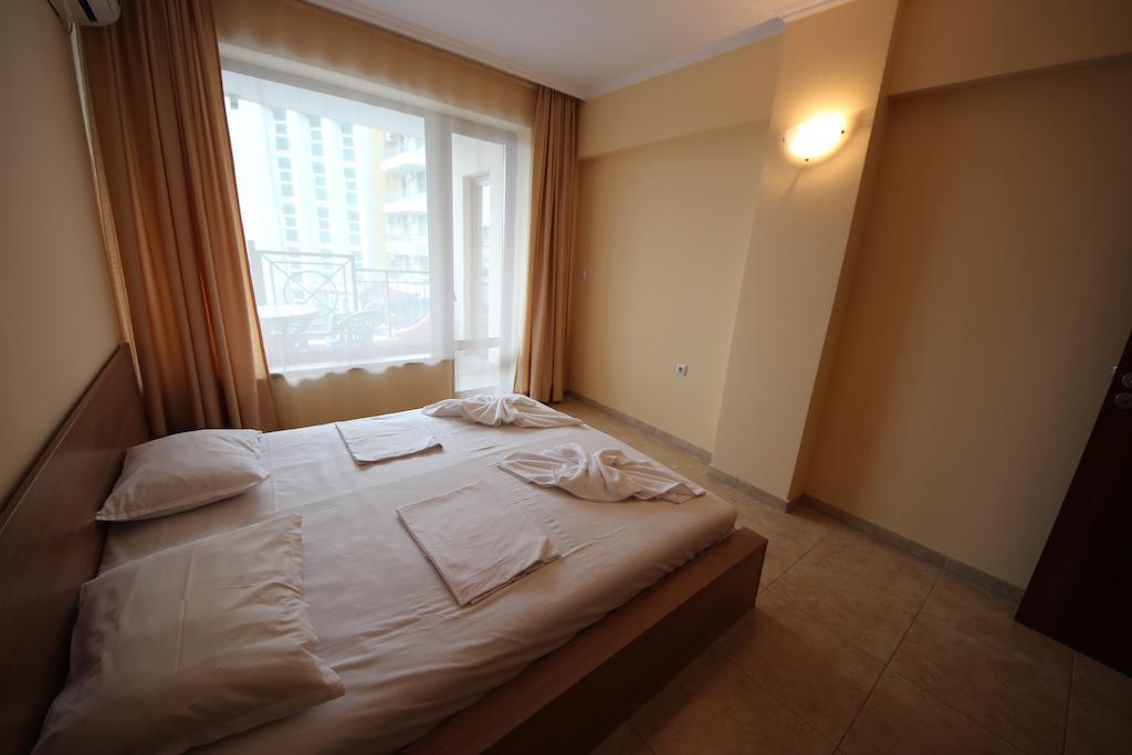 Menada Sea Regal Apartments Pantai Sunny Luaran gambar