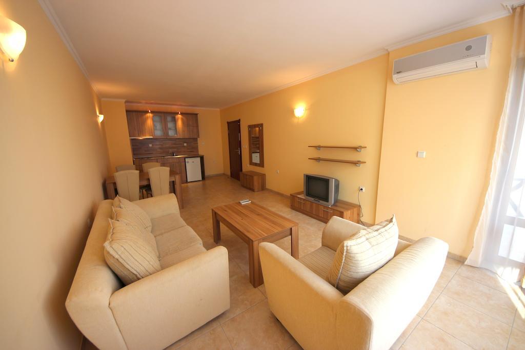 Menada Sea Regal Apartments Pantai Sunny Luaran gambar