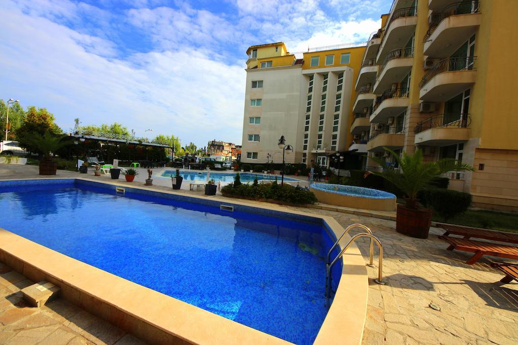 Menada Sea Regal Apartments Pantai Sunny Luaran gambar