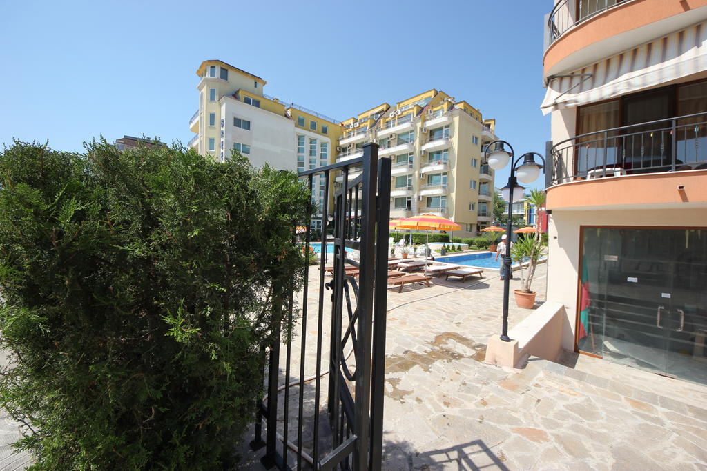 Menada Sea Regal Apartments Pantai Sunny Luaran gambar