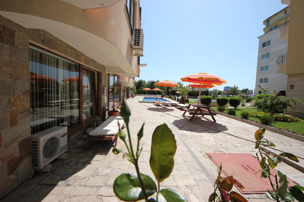 Menada Sea Regal Apartments Pantai Sunny Luaran gambar