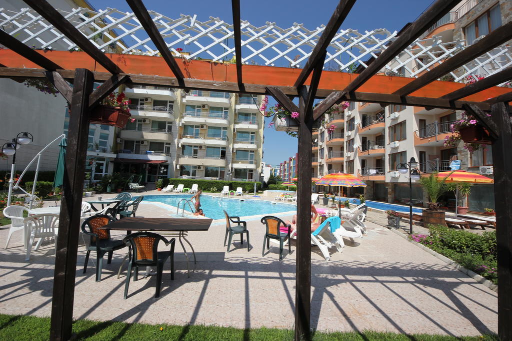 Menada Sea Regal Apartments Pantai Sunny Luaran gambar