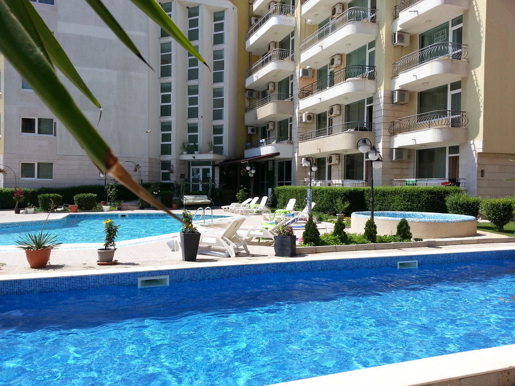 Menada Sea Regal Apartments Pantai Sunny Luaran gambar