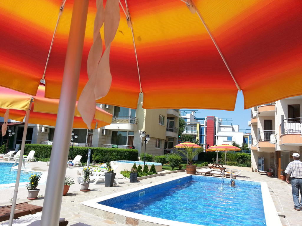 Menada Sea Regal Apartments Pantai Sunny Luaran gambar