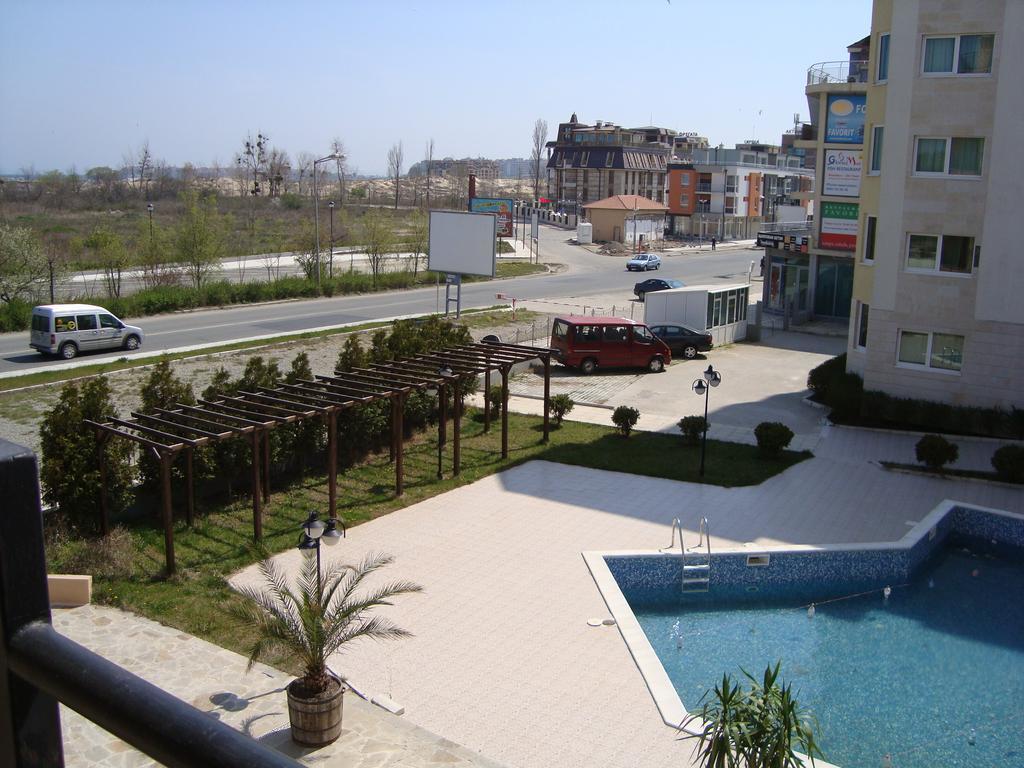 Menada Sea Regal Apartments Pantai Sunny Luaran gambar