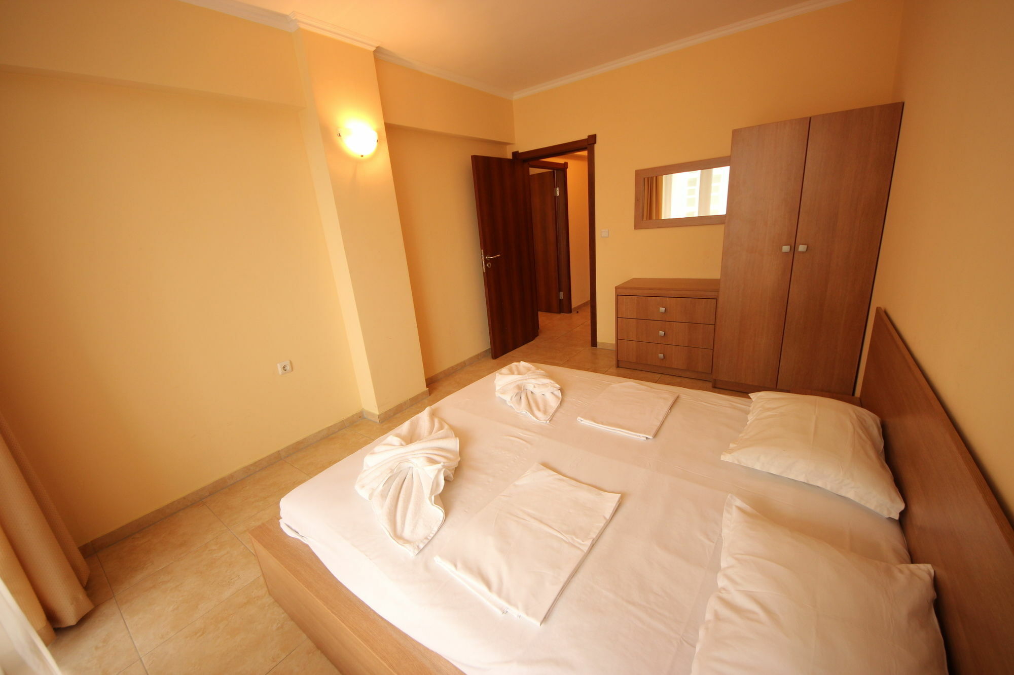 Menada Sea Regal Apartments Pantai Sunny Luaran gambar