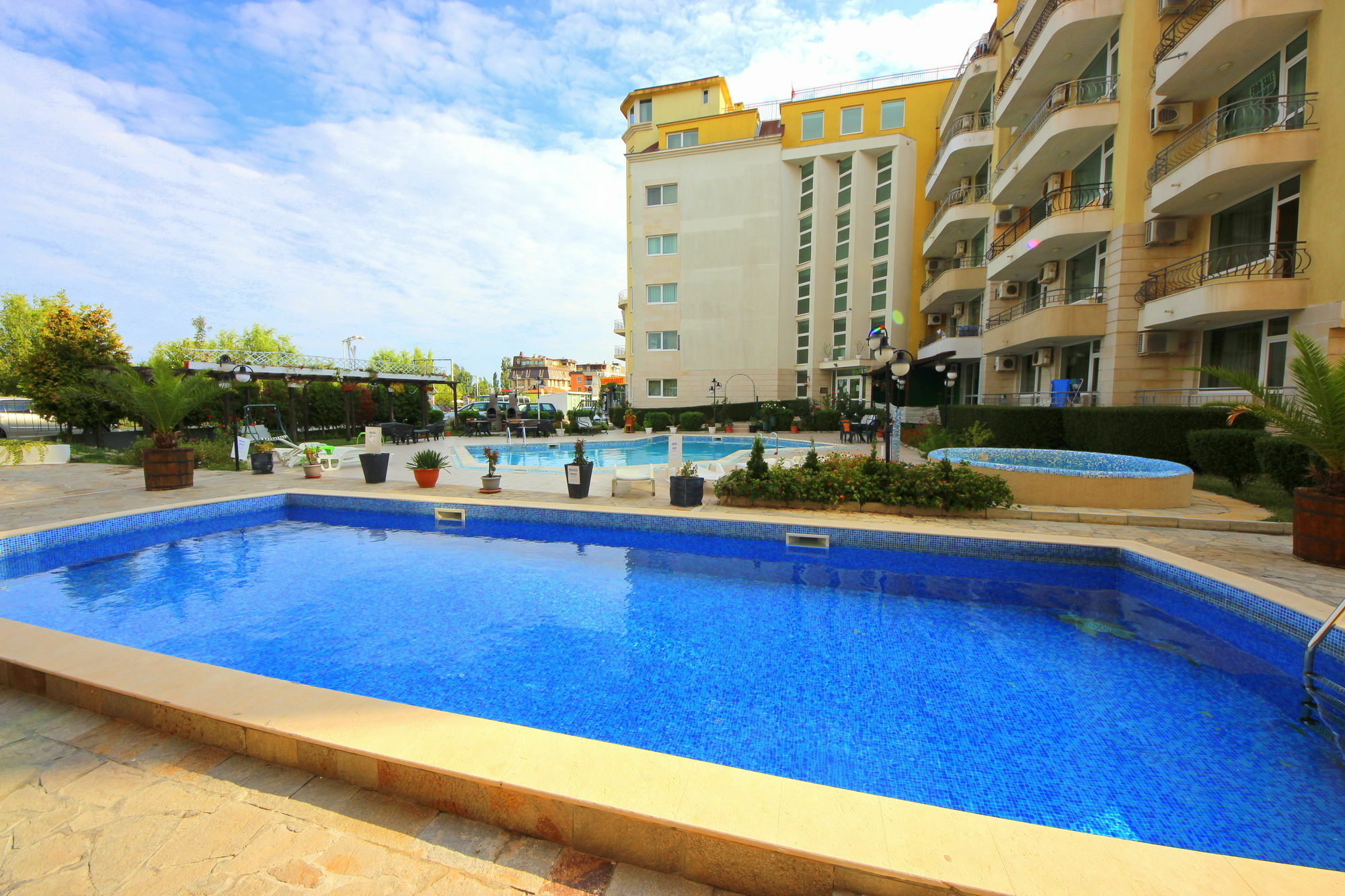Menada Sea Regal Apartments Pantai Sunny Luaran gambar